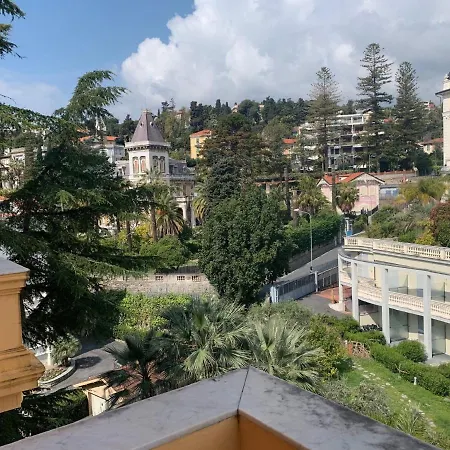 Modern In With Balcony Near Town Centre سانريمو